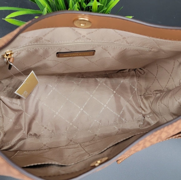 Michael Kors Joan Logo LG Shoulder Bag Brown - Picture 5 of 8